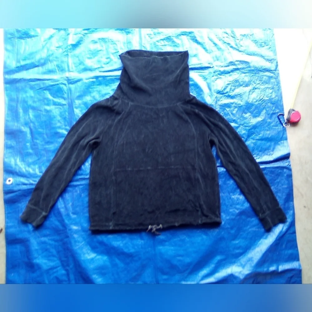 Athleta Black Pullover